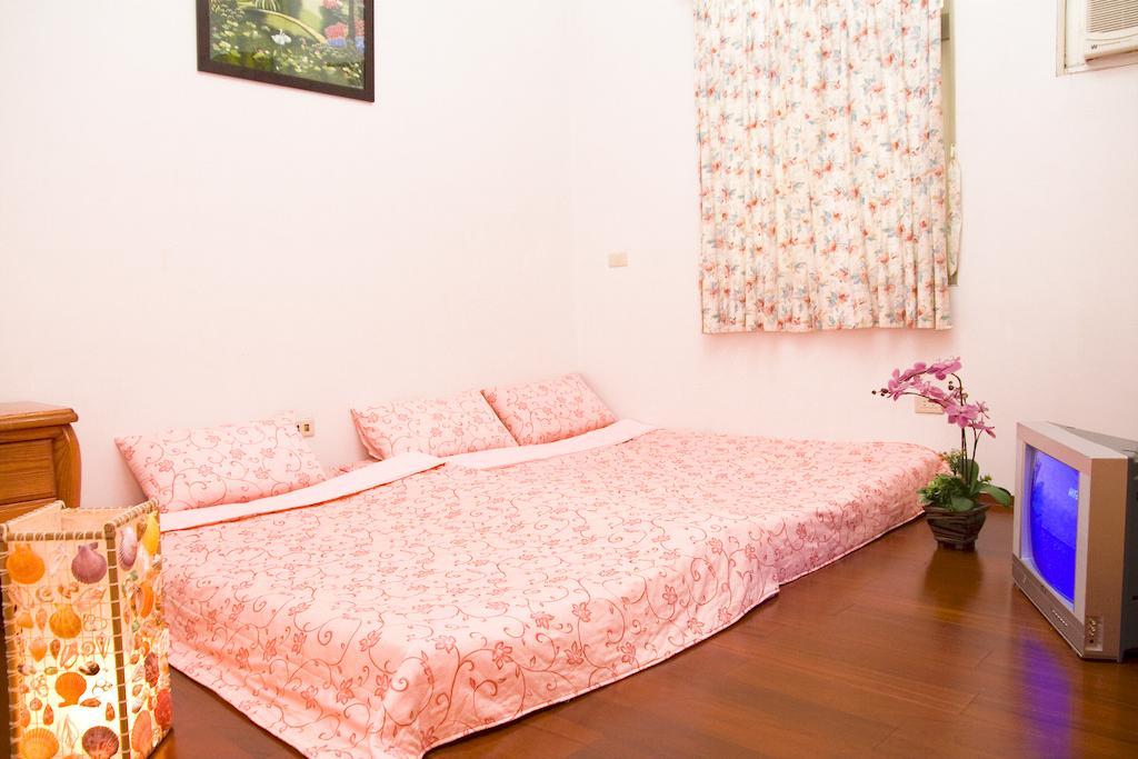Yilan Xiang Feng Homestay وجي الغرفة الصورة