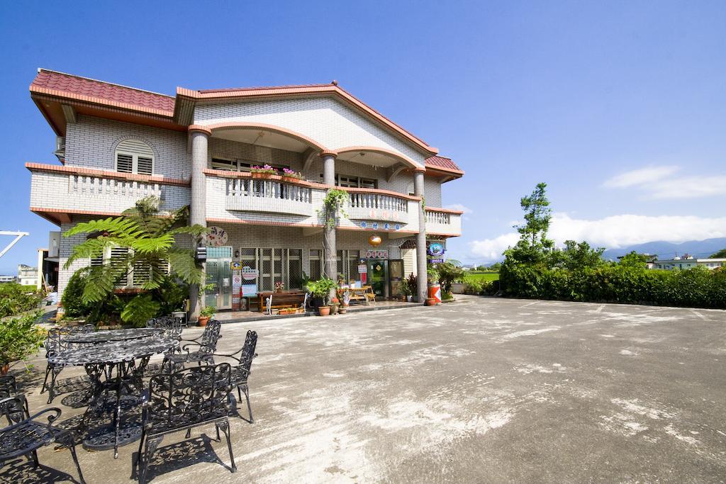 Yilan Xiang Feng Homestay وجي المظهر الخارجي الصورة
